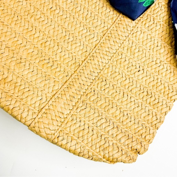 NWT Draper James Cute Rattan Handbag With Floral Scarf - Picture 5 of 7